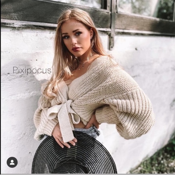 Zara Sweaters - NWT Zara Knit Cropped Cardigan w/ Belt Light Sand